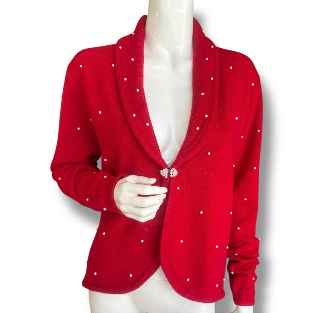 N Touch Red Knit & Pearl Sweater. Women’s Size Medium